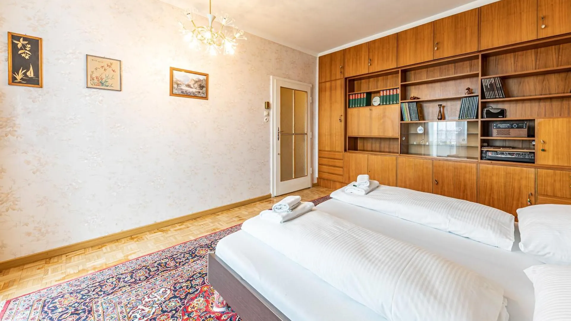 Vintage, View & Balcony By Jr City Apartments Vienna