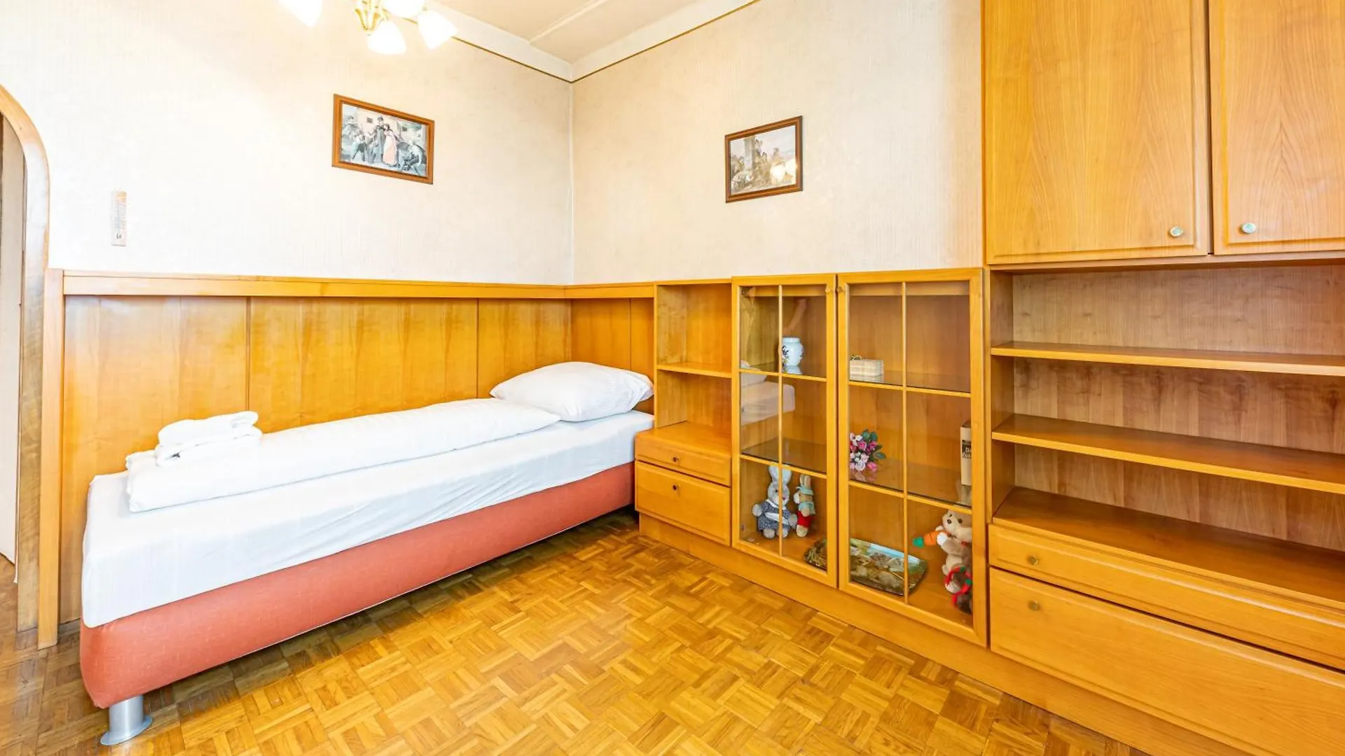 Vintage, View & Balcony By Jr City Apartments Vienna Austria